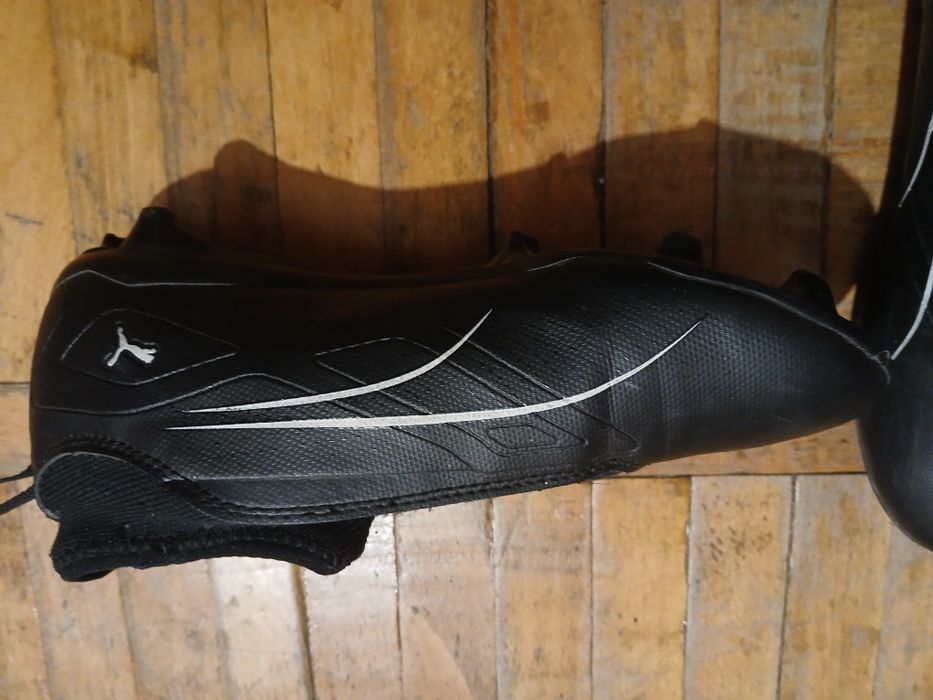 Ghete de fotbal puma