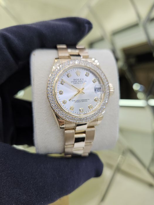 Продам женские золотые часы Ролекс