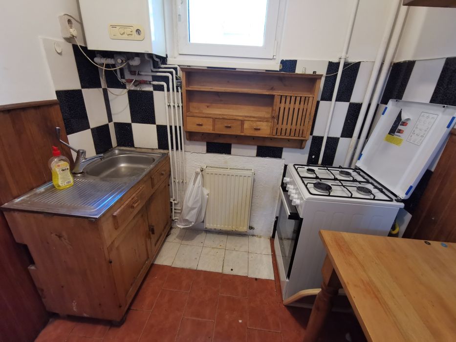 Închiriez apartament două camere