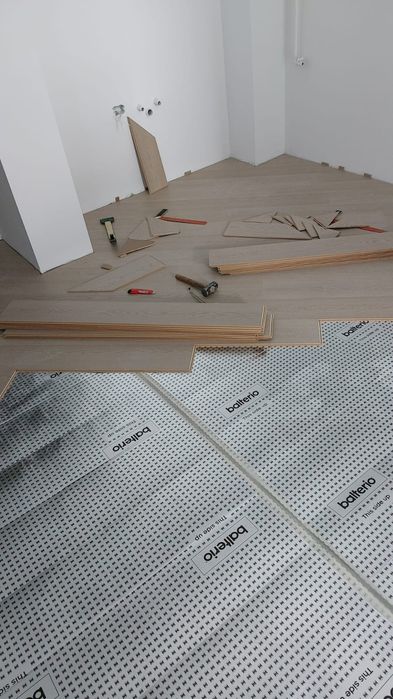 Montaj parchet laminat si stratificat,plinta polimer