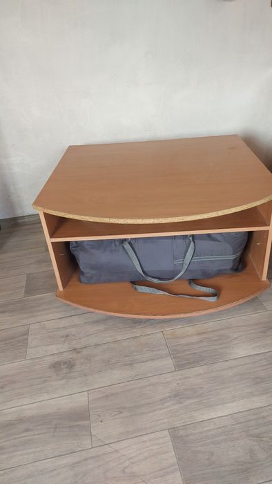 Продается тумбочка