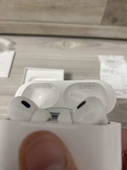 Apple AirPods Pro 2 - originale, noi
