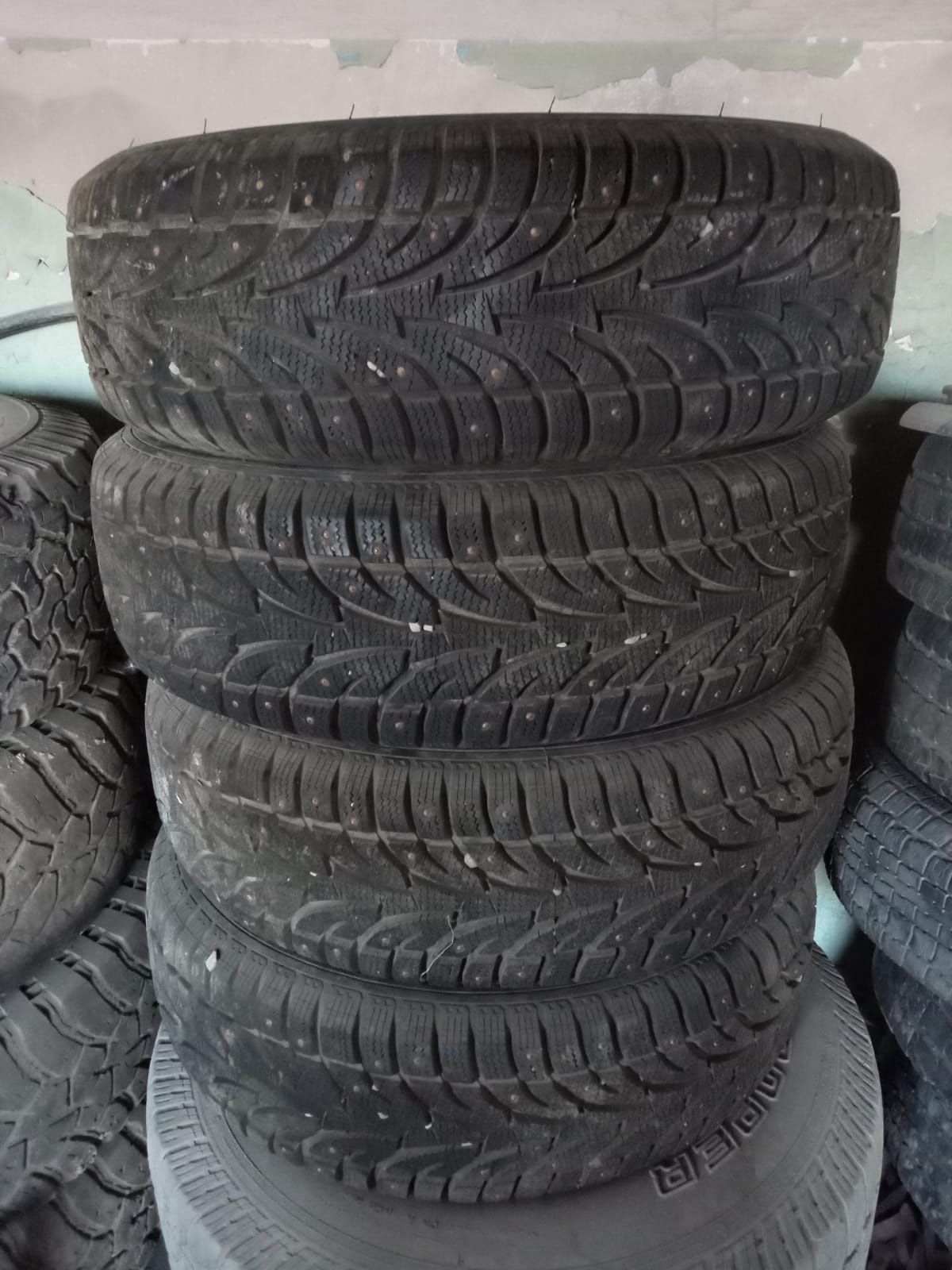 235/75 r15 зима шипы новые