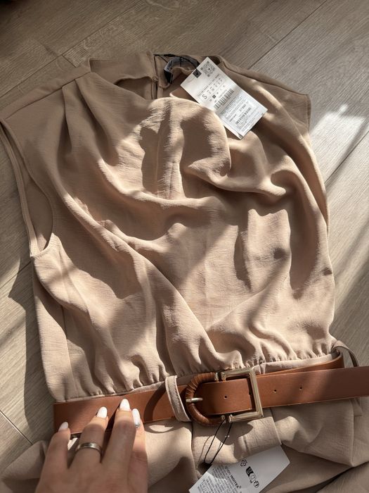 Комбинезон выходной Zara Зара бежевый с ремнем