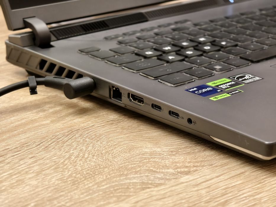 Asus ROG Strix G16 (2024) i9-14900HX, RTX 4070