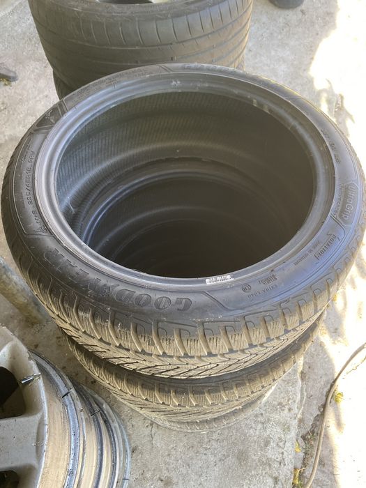 Anvelope iarna 235/45/18