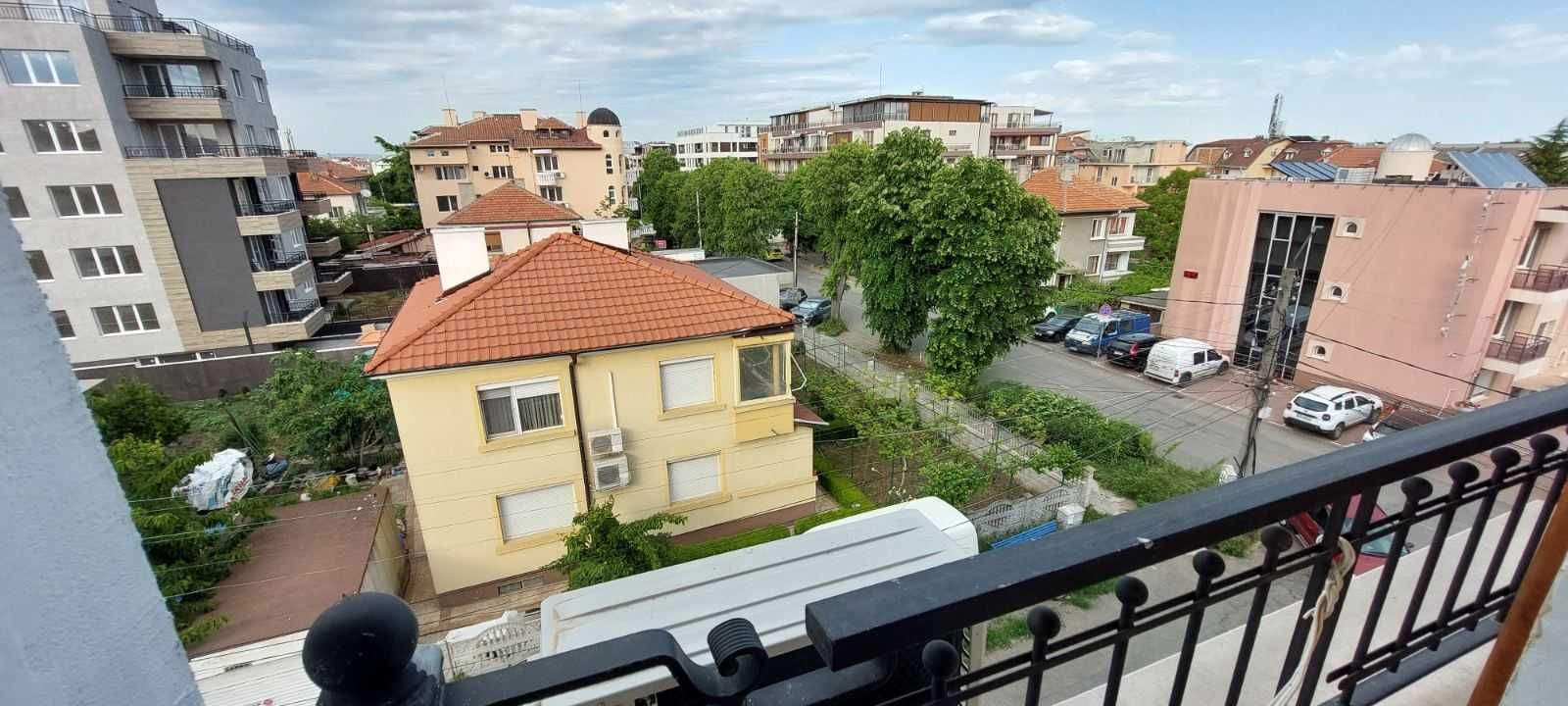 Първи наематели, апартамент с паркомясто в центъра на кв. „Сарафово“