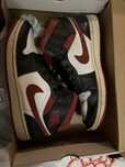 Jordan 1 mid marimea 44.5