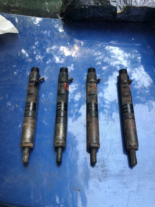 Injector/Injectoare Dacia Logan 1,5 DCI EURO 4 set
