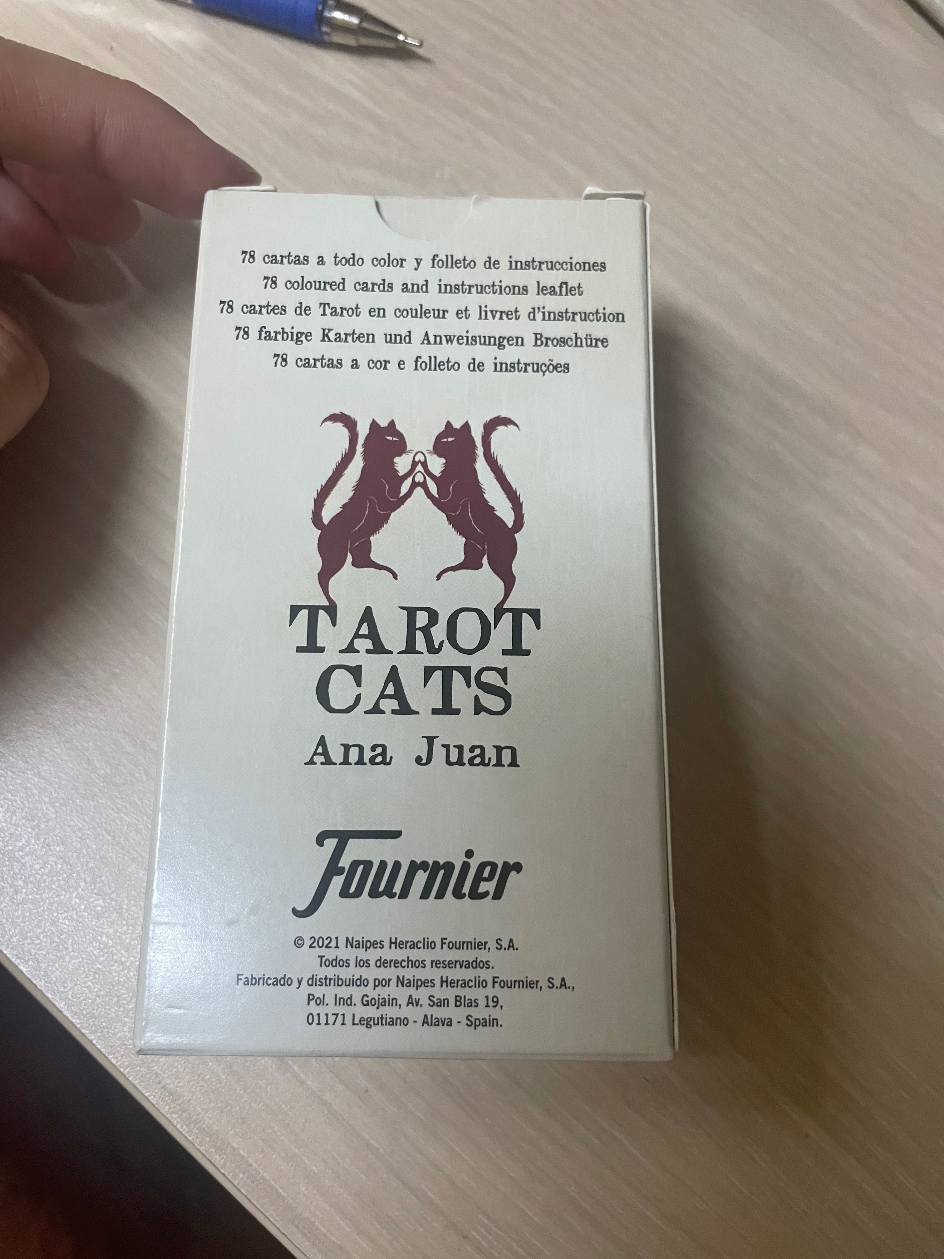 Нови таро карти с котки - Ana Juan