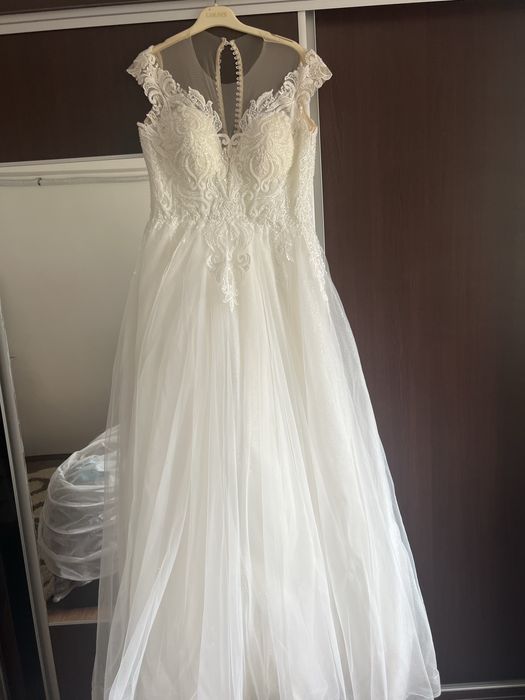 Vand rochie de mireasa