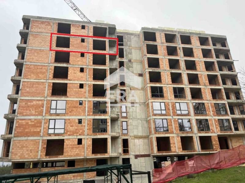 Тристаен, ексклузивен, южен апартамент за продажба, в новострояща се с