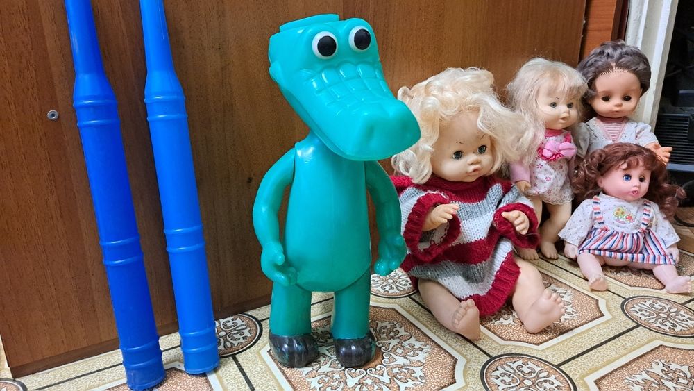 Игрушки  из СССР много