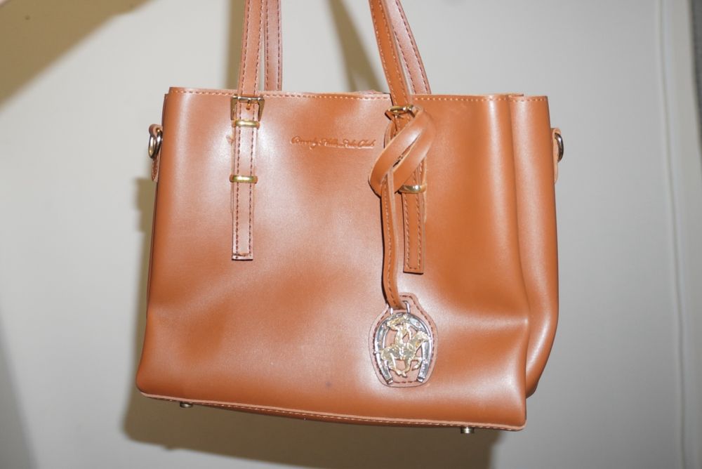 Кафява чанта с висулка Beverly Hills Polo Club