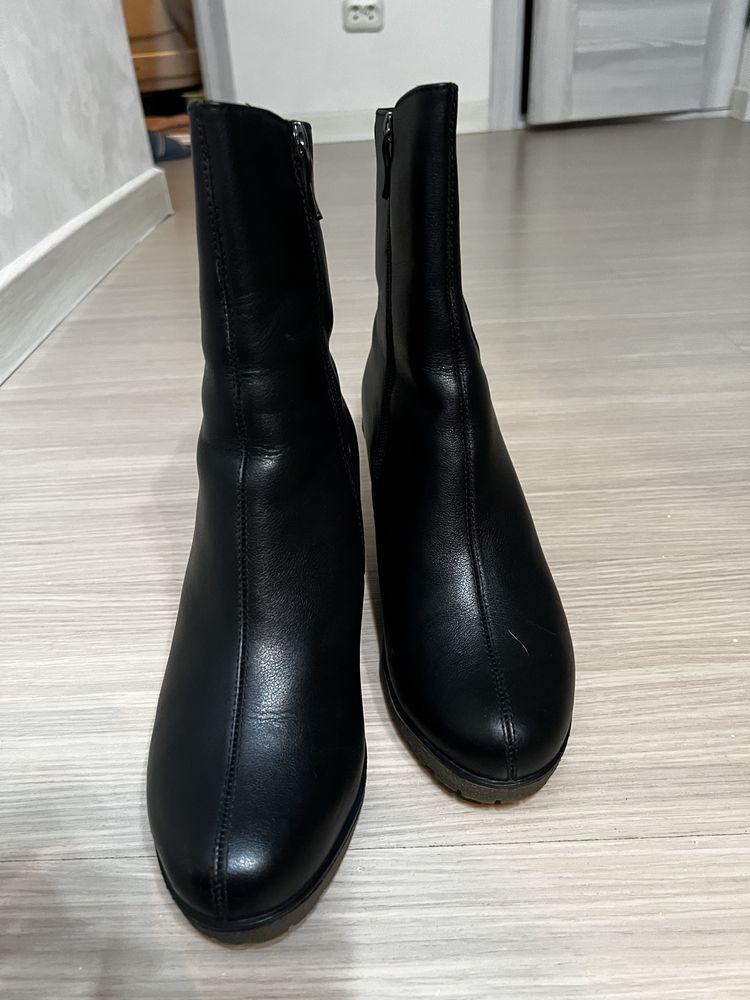 Продаи зимние сапоги