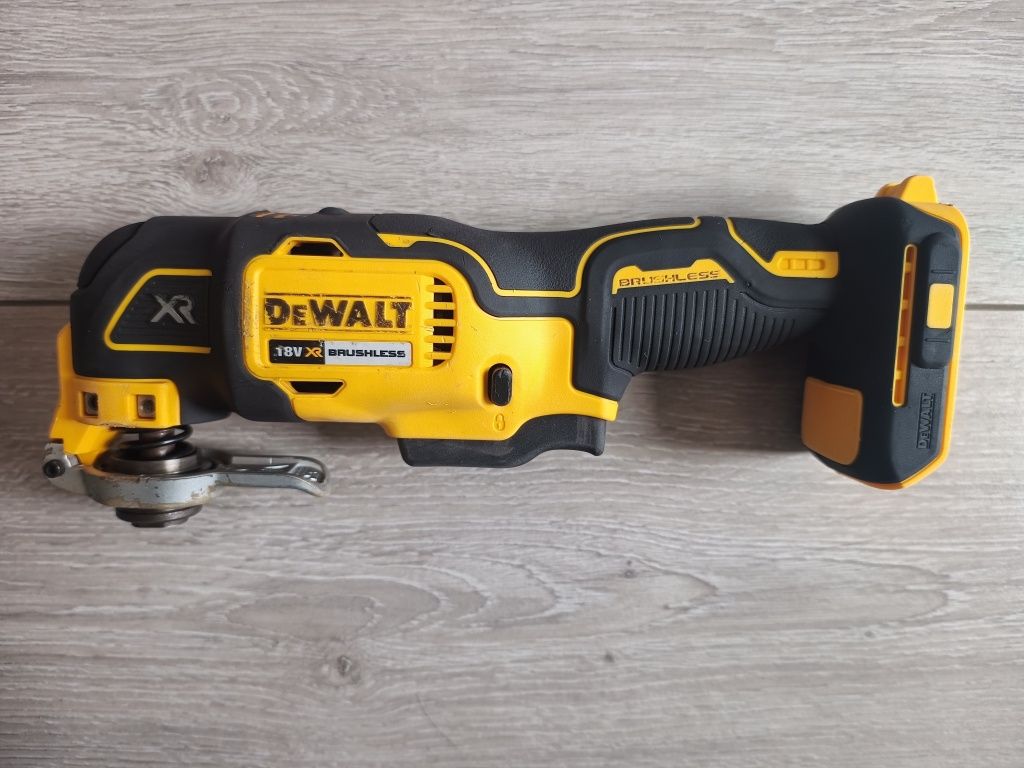 DeWalt DCS355 unealta multifunctionala oscilanta