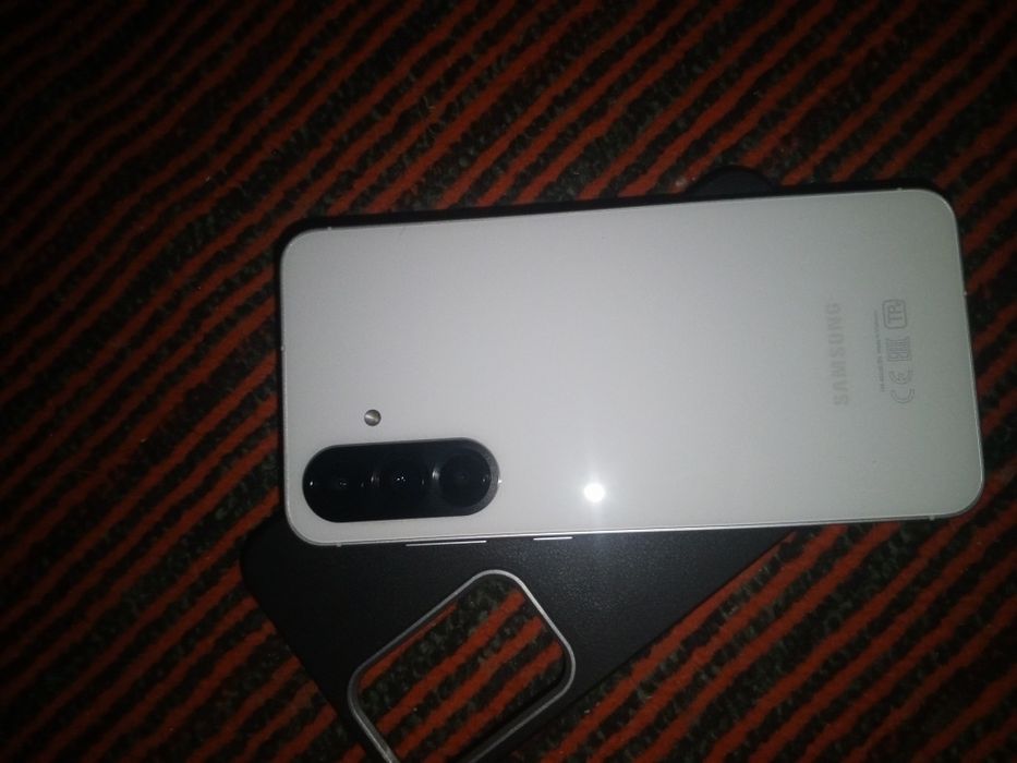 Samsung A 56 5G 1 yil kafolati bilan 1 kun ishlaga