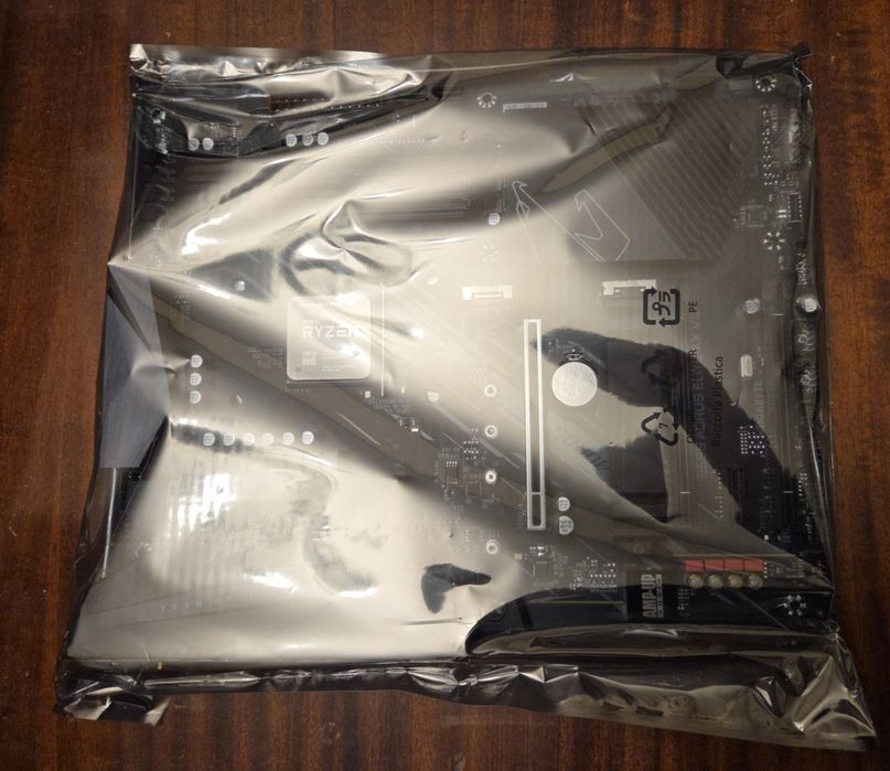 Kit AMD 5800X + Gigabyte B550 Aorus Elite AX V2 (wifi integrat)