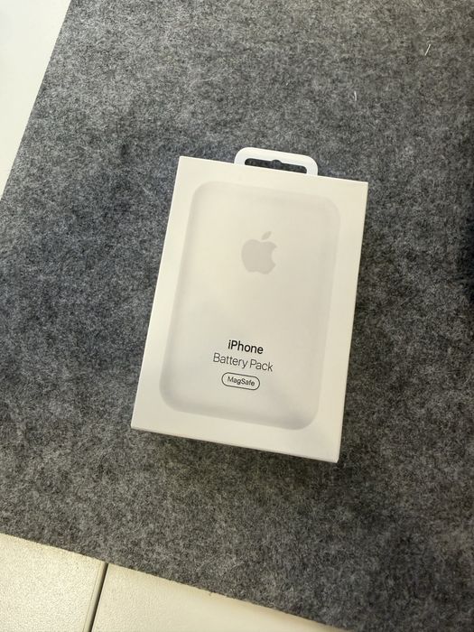 Baterie externa iphone cu magsafe