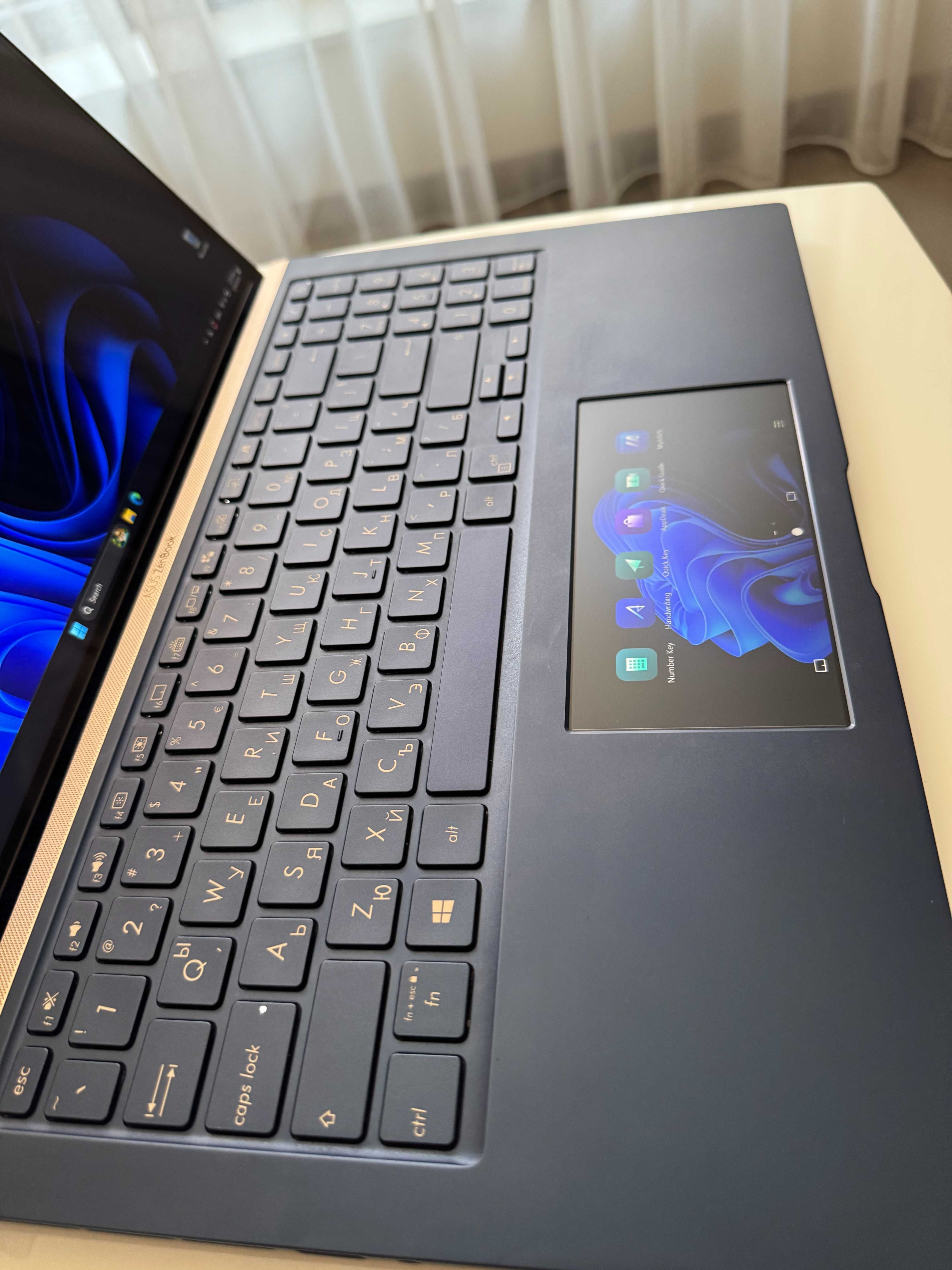Asus ZenBook UX534FTC – i7, 16GB RAM, 512GB SSD, GTX 1650, ScreenPad