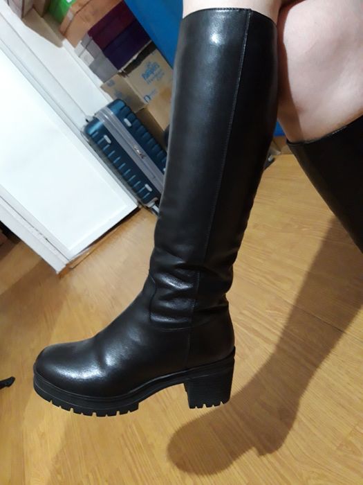 Новые шикарные зимние сапоги отSasha Fabiany! Размер  40! Кожа!