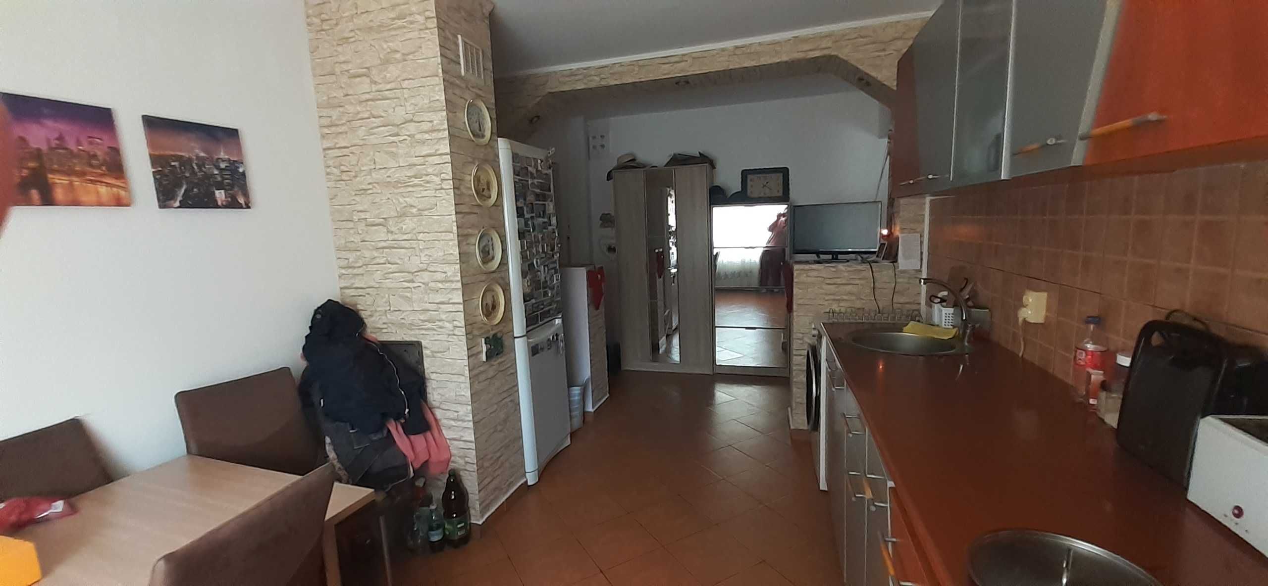 Apartament 2 camere de vanzare