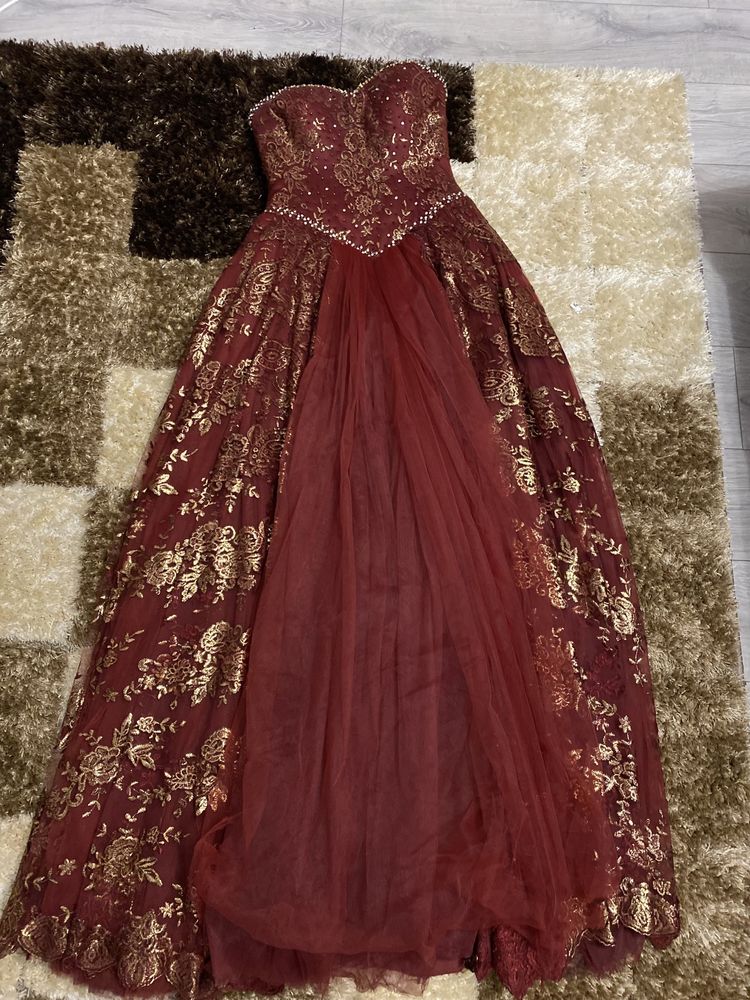 Rochie de ocazie in conditi foarte bune
