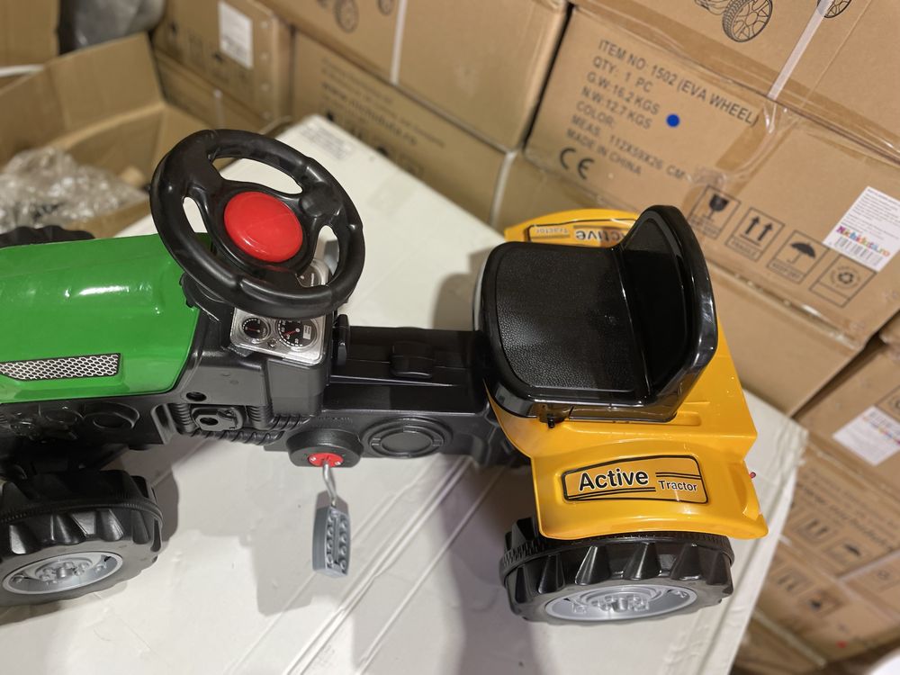 Tractor cu pedale pentru copii Active Verde cu Galben