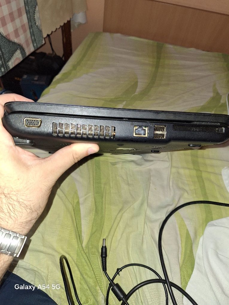 Продавам Лаптоп TOSHIBA