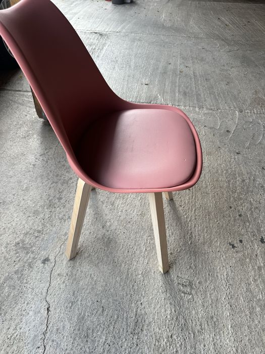 9 Scaune Noi Plastic si Piele