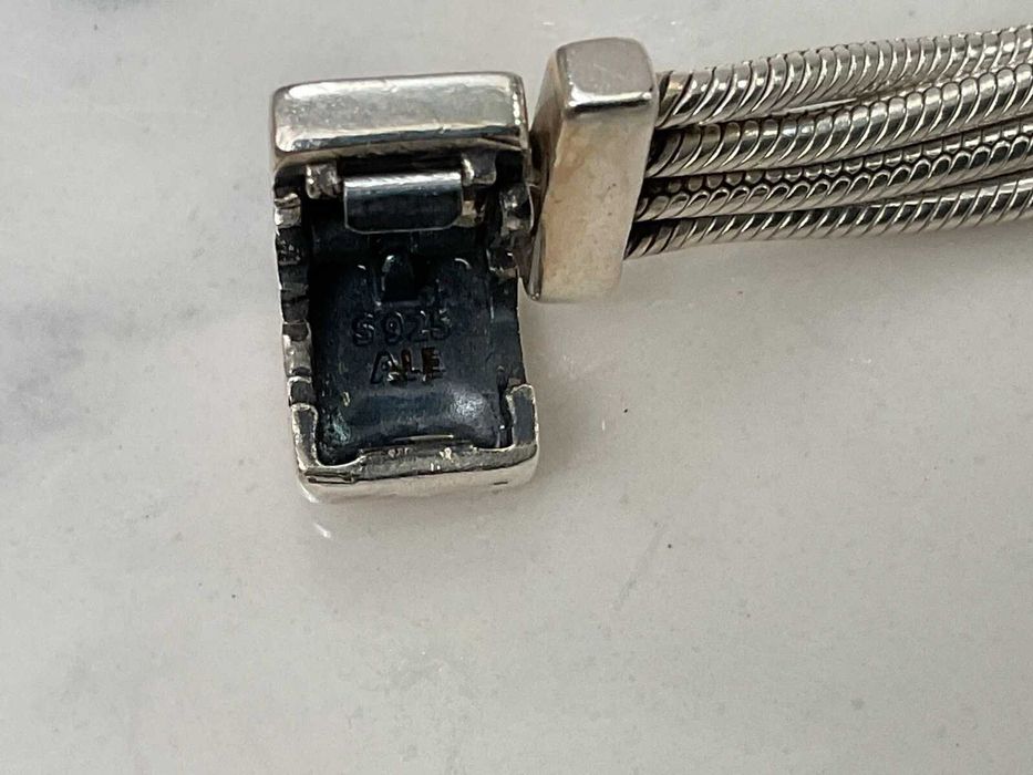 Гривна Пандора|Pandora