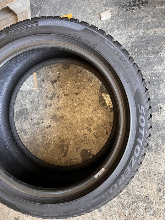 2 anvelope iarna ca NOI 275/40/18 , Pirelli , DOT 2022 , 7.5 mm