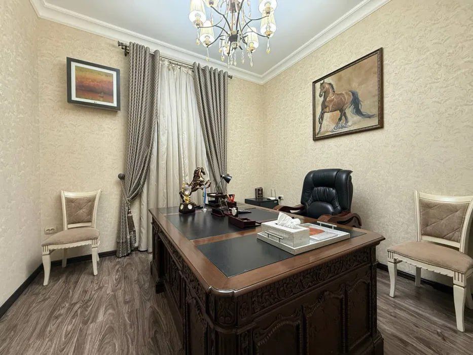 Sotiladi дом 6 соток в Центре города Яккасарайский район Саламатина.