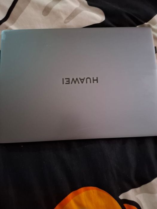 Продам ноут huawei