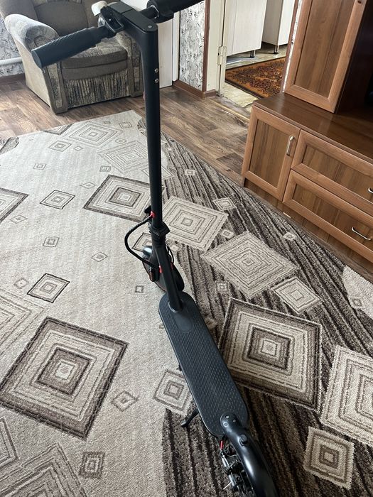 Продам электро самокат AOVO m365 pro