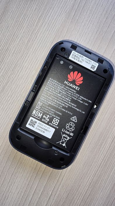 Продам роутер 4G карманный Huawei