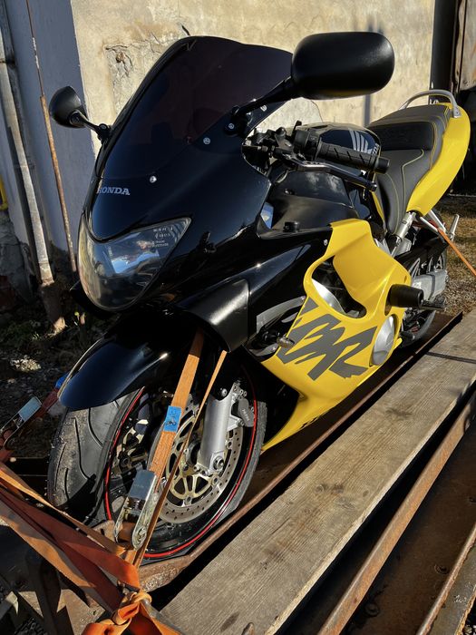 Vand Honda CBR 600 F4