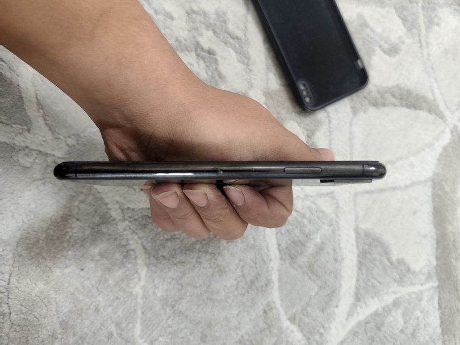 Iphone xs max sotiladi srochno