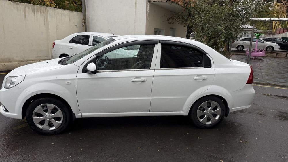 Surochno NEXI 3 2017 yil oq Xolati yaxshi! Oʻzimniki salondan xaydagan