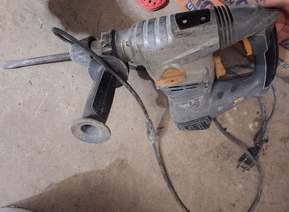 Къртач на марката  Titan