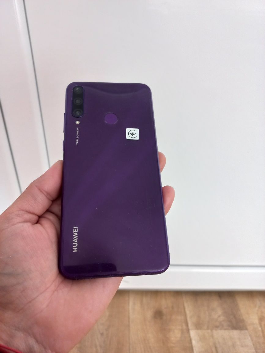 Телефон Huawei y6p
