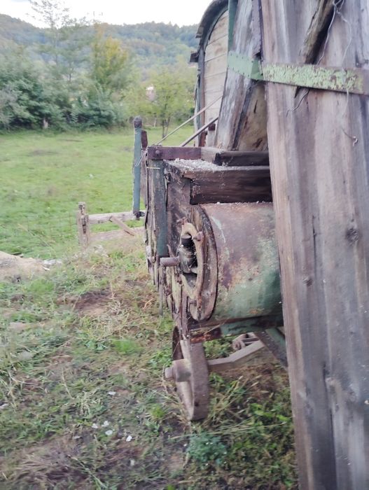 Vind sau schimb cu tractor