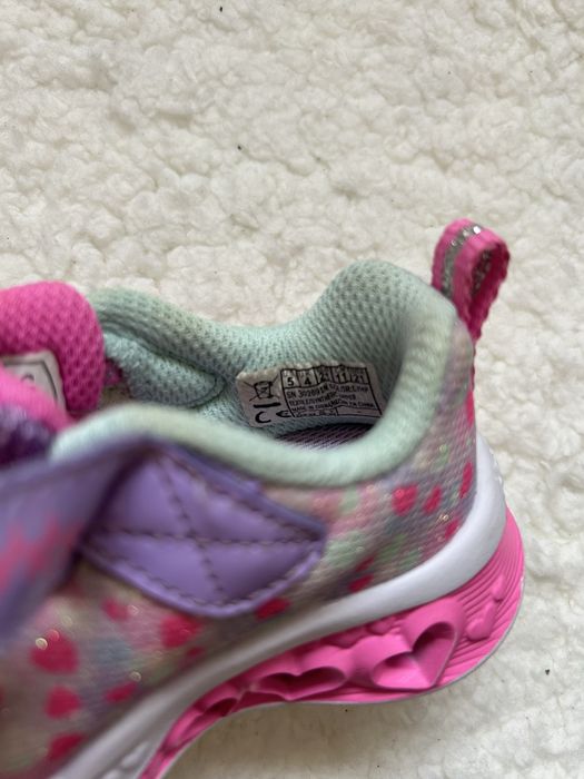 Skechers светещи маратонки