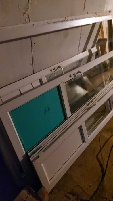 Пластиковые двери бу 2 шт