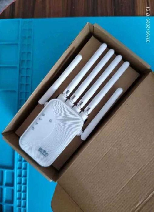 NOU SIGILAT Wifi Extender Repeater 1200mbps 6 antene alb sau negru