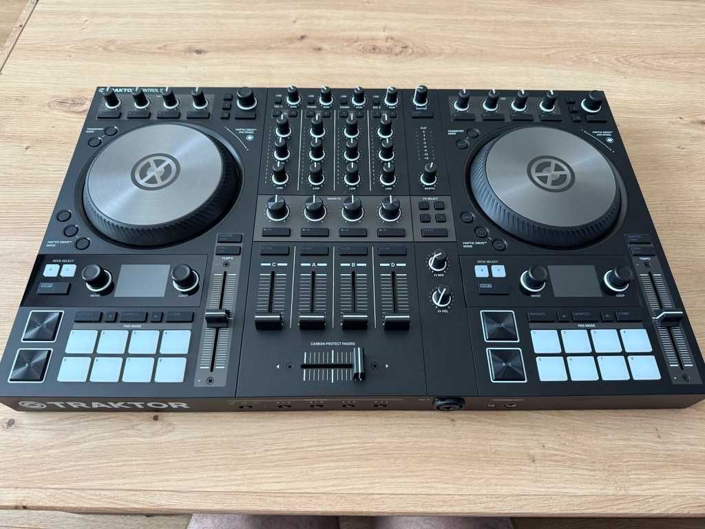 Native Instruments Traktor Kontrol S4 MK3 Чисто нов,Гаранция,Decksaver