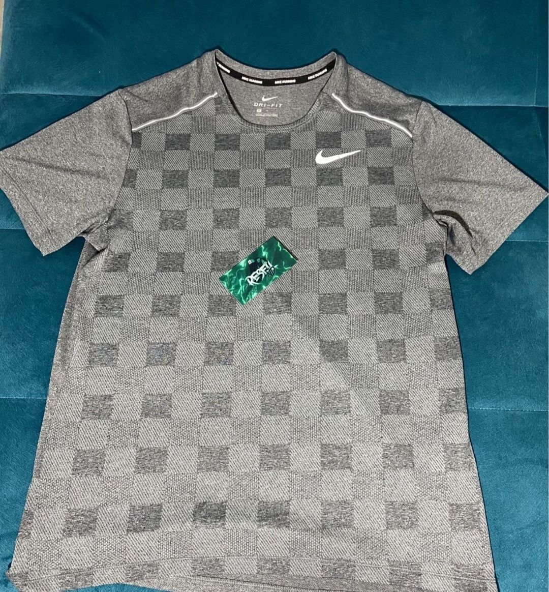 Tricouri Nike Dri-Fit [M]