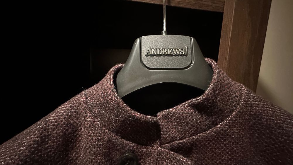 Продавам ново, неизползвано стилно мъжко сако "Andrews"