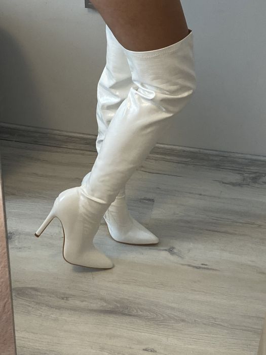 Обувки с висок ток