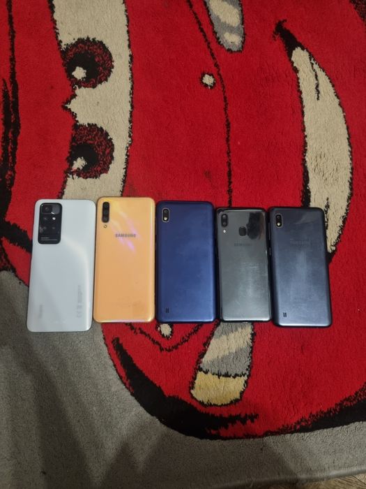 Lot telefoane pentru piese